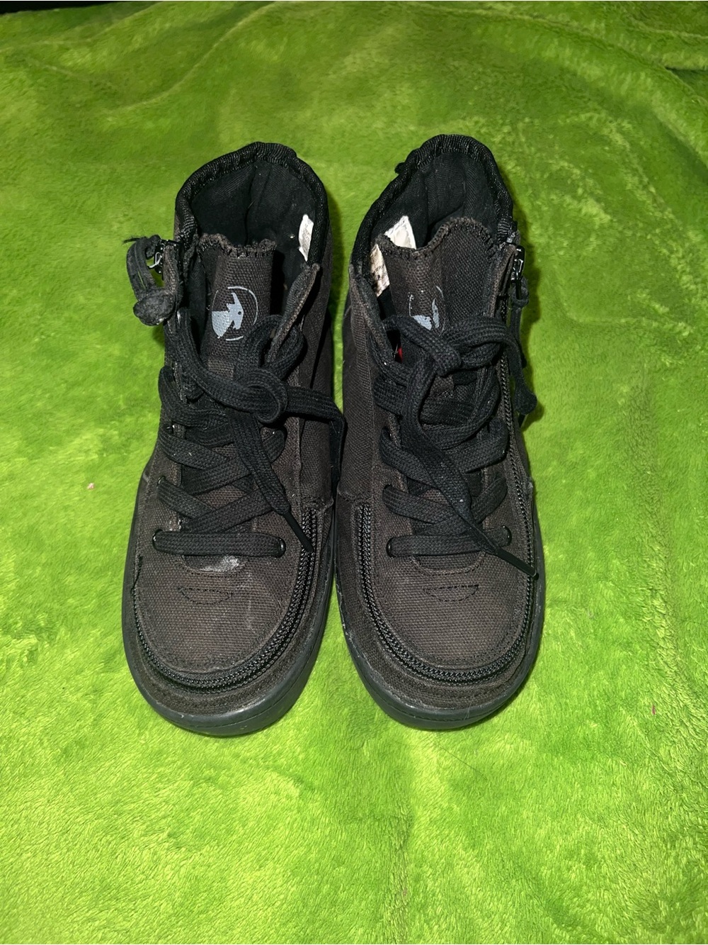 BILLY Kids Black High-Top Sneakers size 1